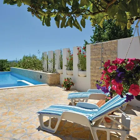 Holiday home Stunning In Kastel Novi With House Sea View Kastela