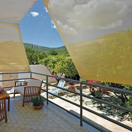 Holiday home Stunning In Kastel Novi With House Sea View