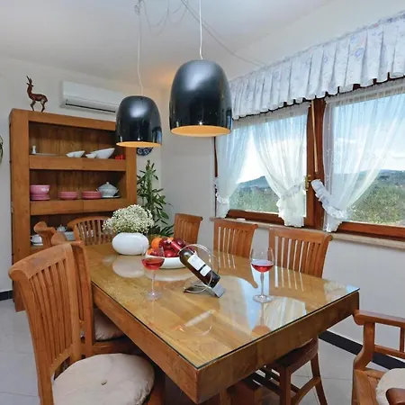 Holiday home Stunning In Kastel Novi With House Sea View *